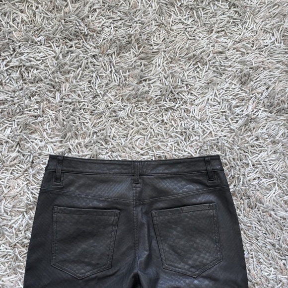 Sass & Bide Leather Flare Pants Leather 100% Lamb Print Snake Sz 6 US❤️ - Picture 4 of 9